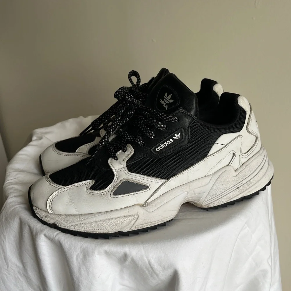 Adidas falcon - Picture 2 of 8